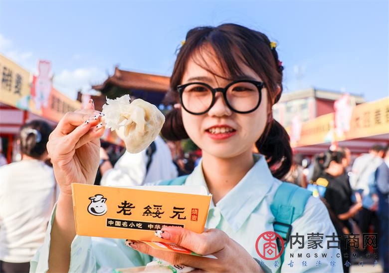 准备品尝烧卖。6D0A5225.jpg